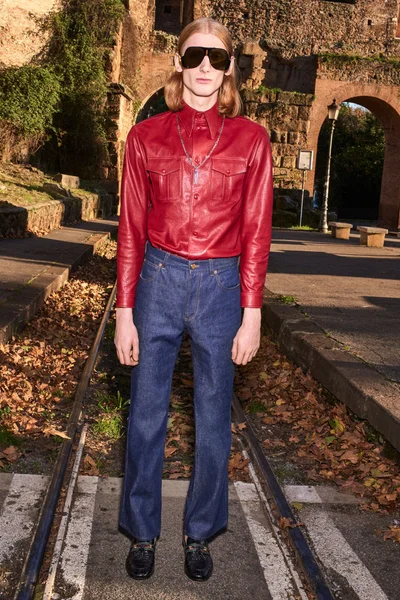 Look 25